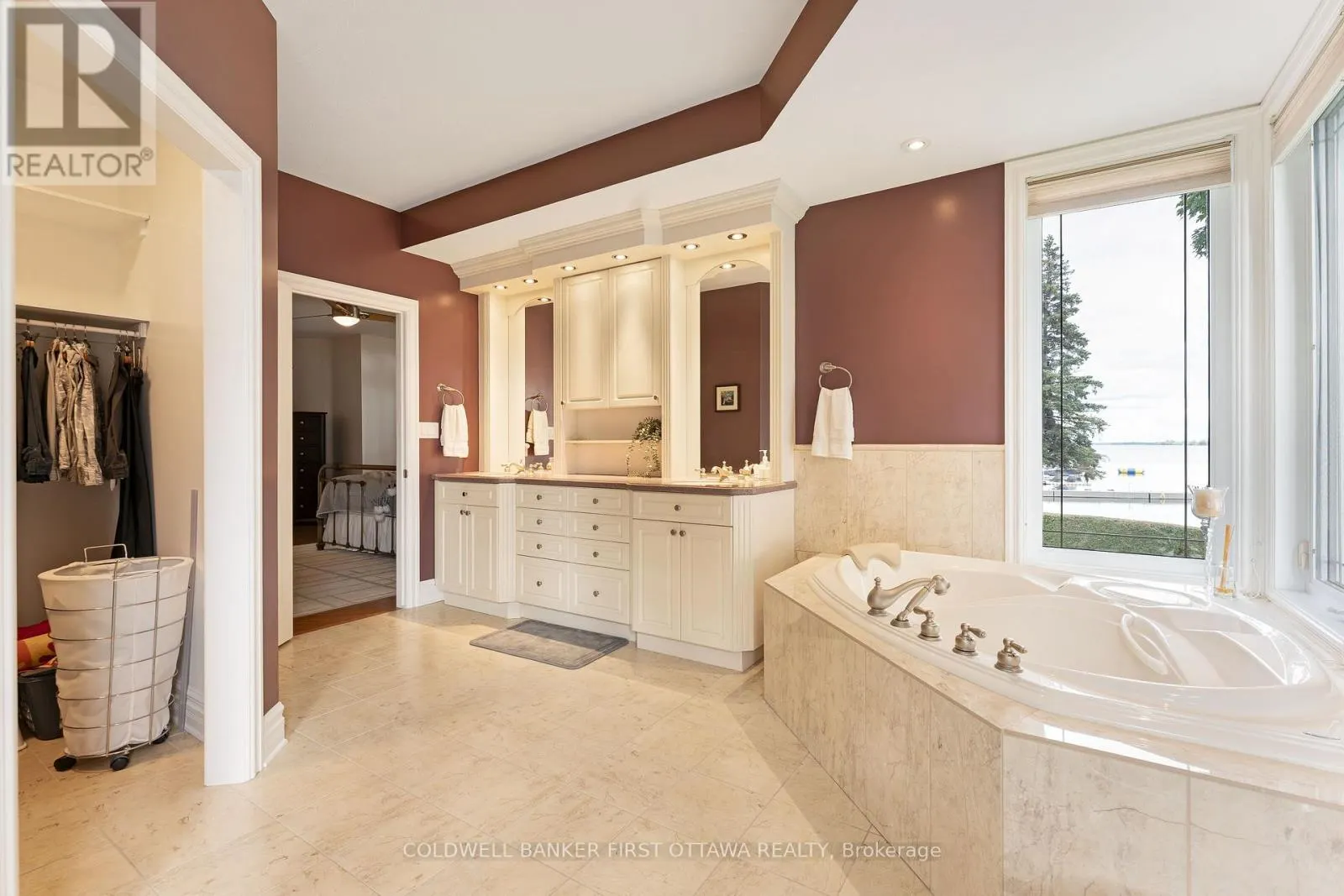 987 1000 ISLANDS PARKWAY