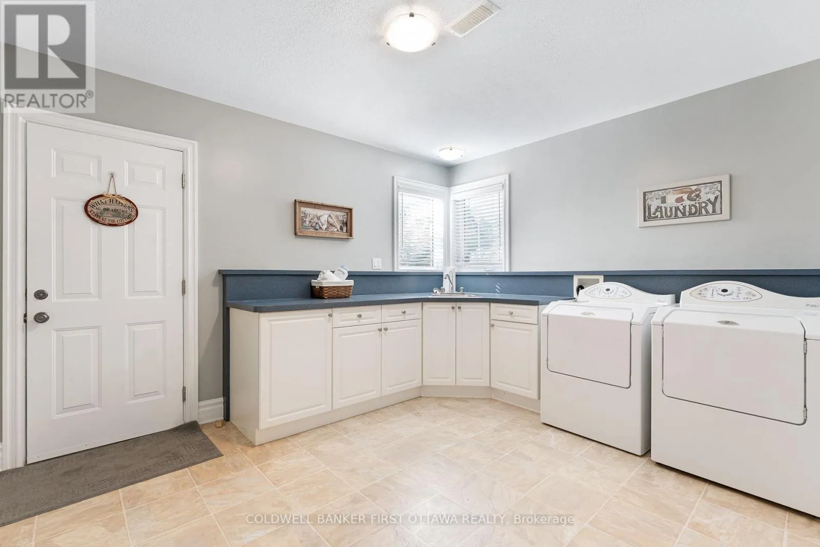 987 1000 ISLANDS PARKWAY
