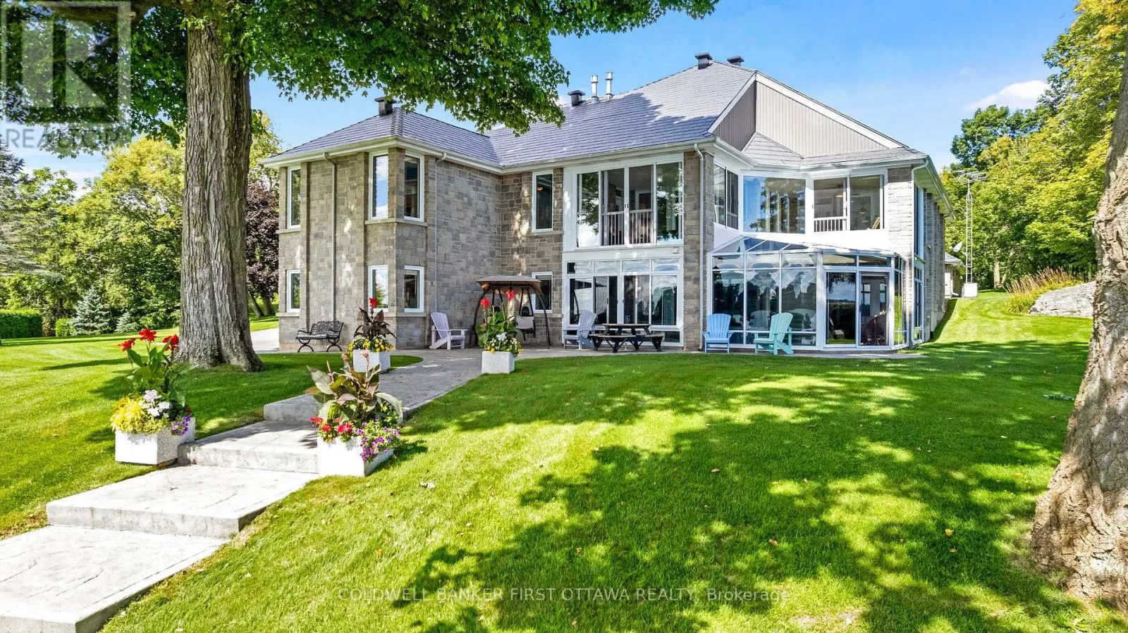 987 1000 ISLANDS PARKWAY
