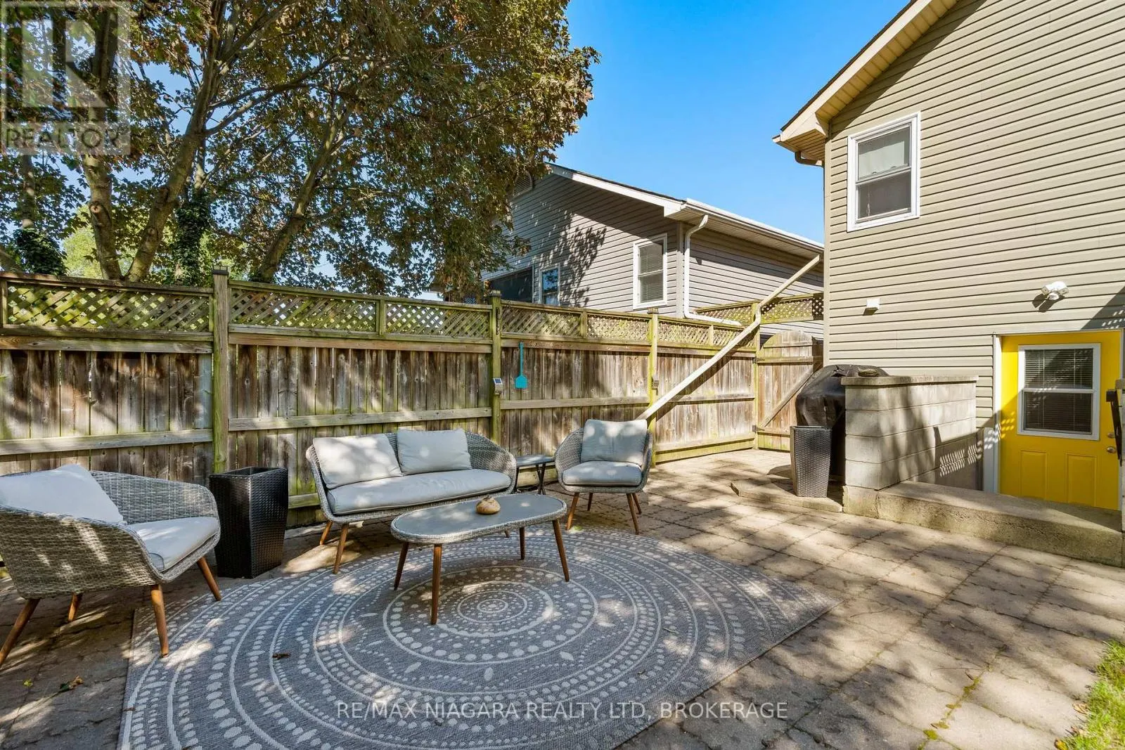5679 HIGHLAND AVENUE