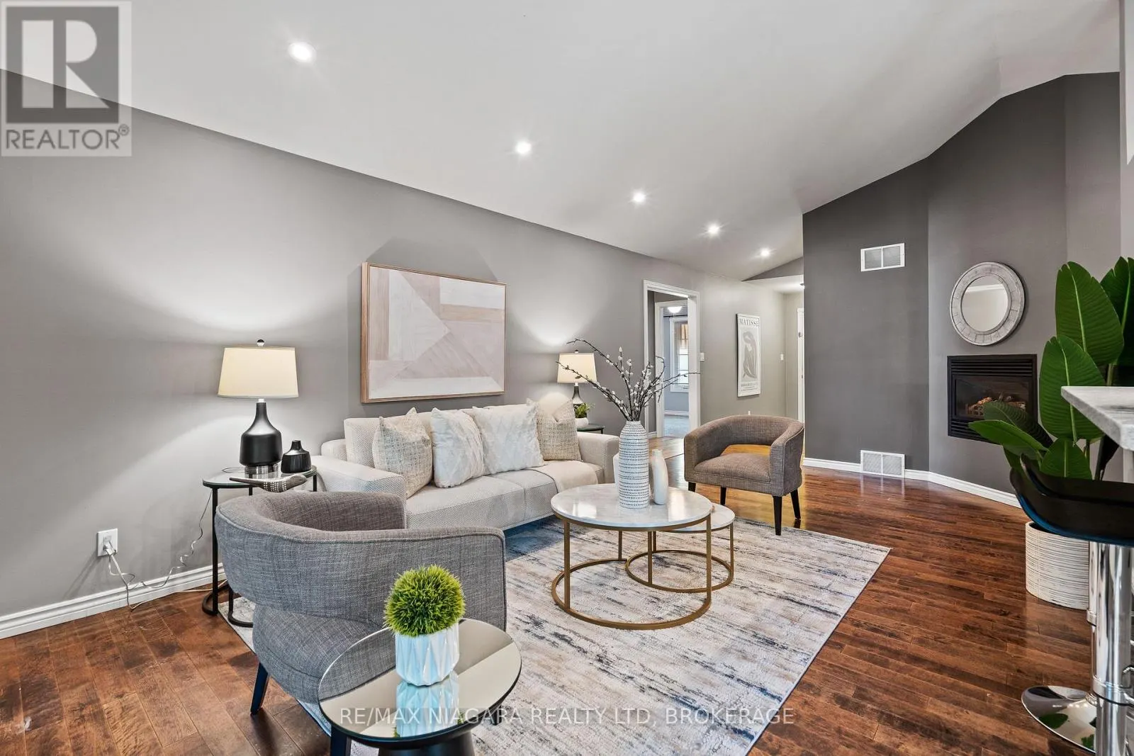 5679 HIGHLAND AVENUE