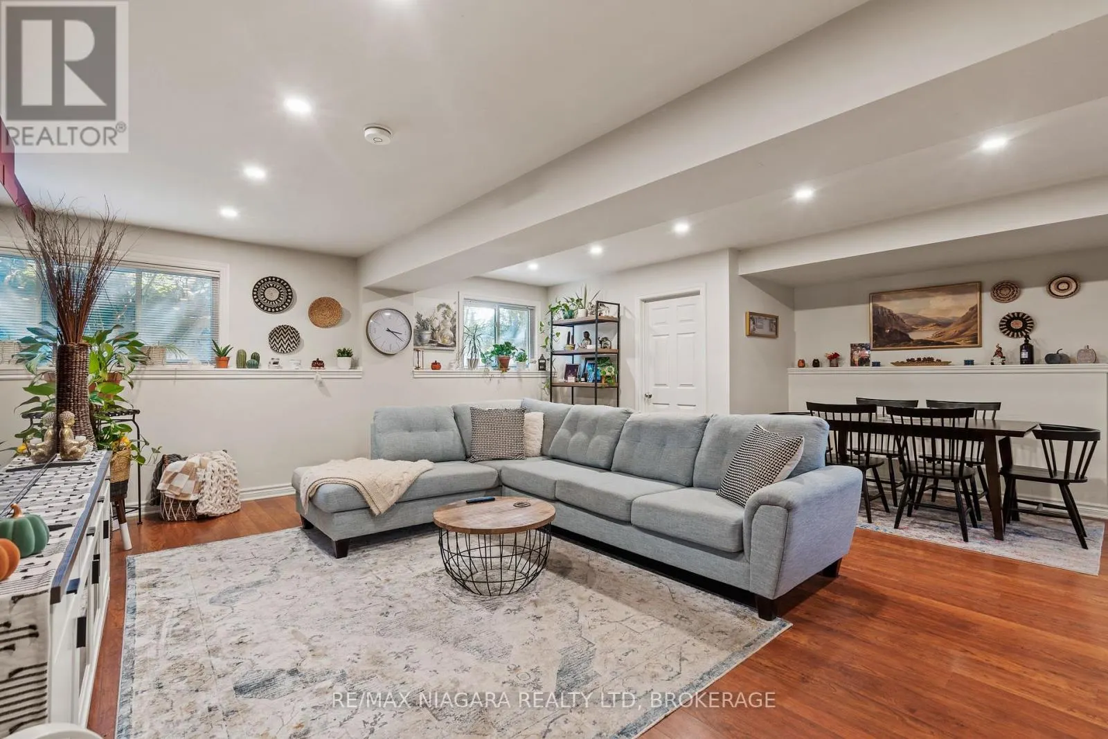 5679 HIGHLAND AVENUE