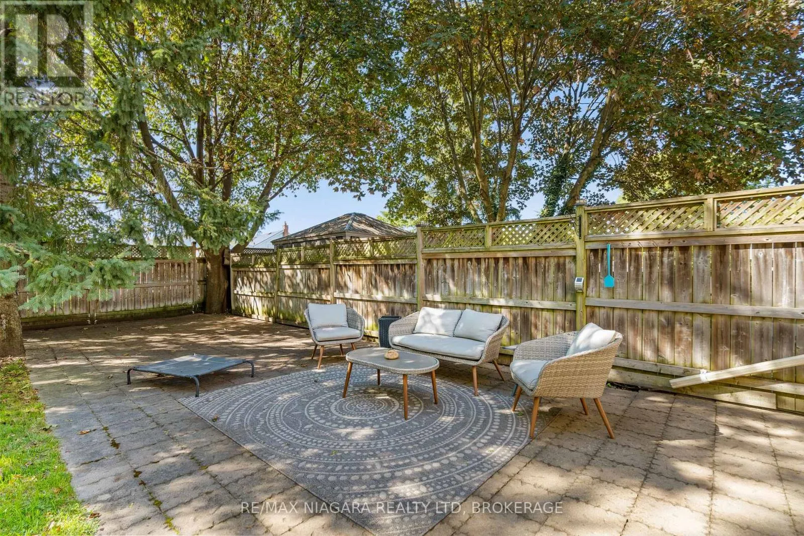 5679 HIGHLAND AVENUE