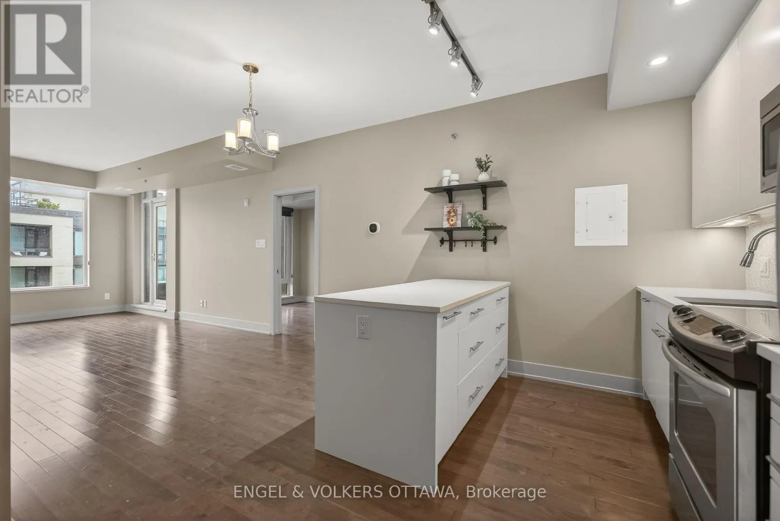 507 - 108 RICHMOND ROAD