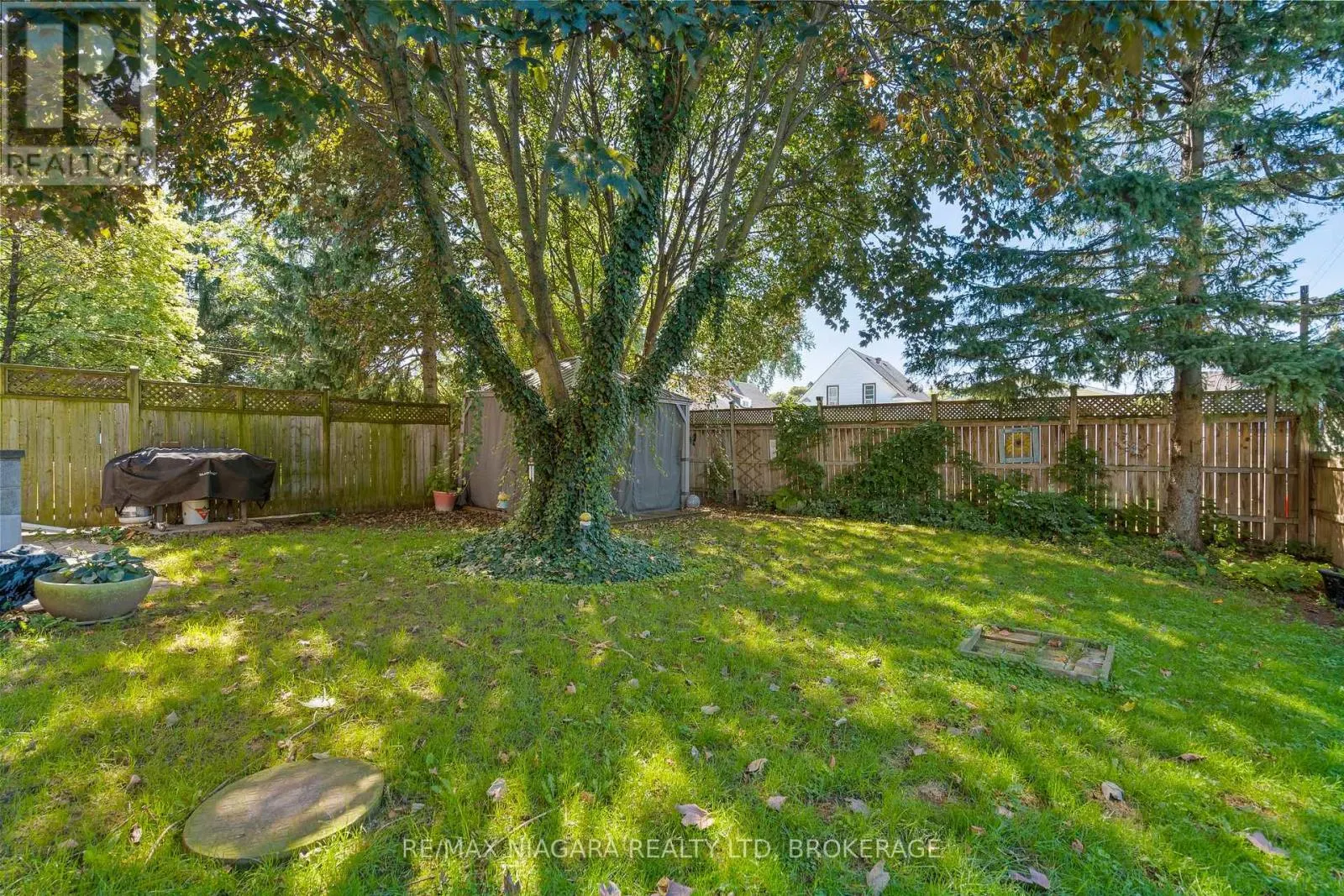5671 HIGHLAND AVENUE