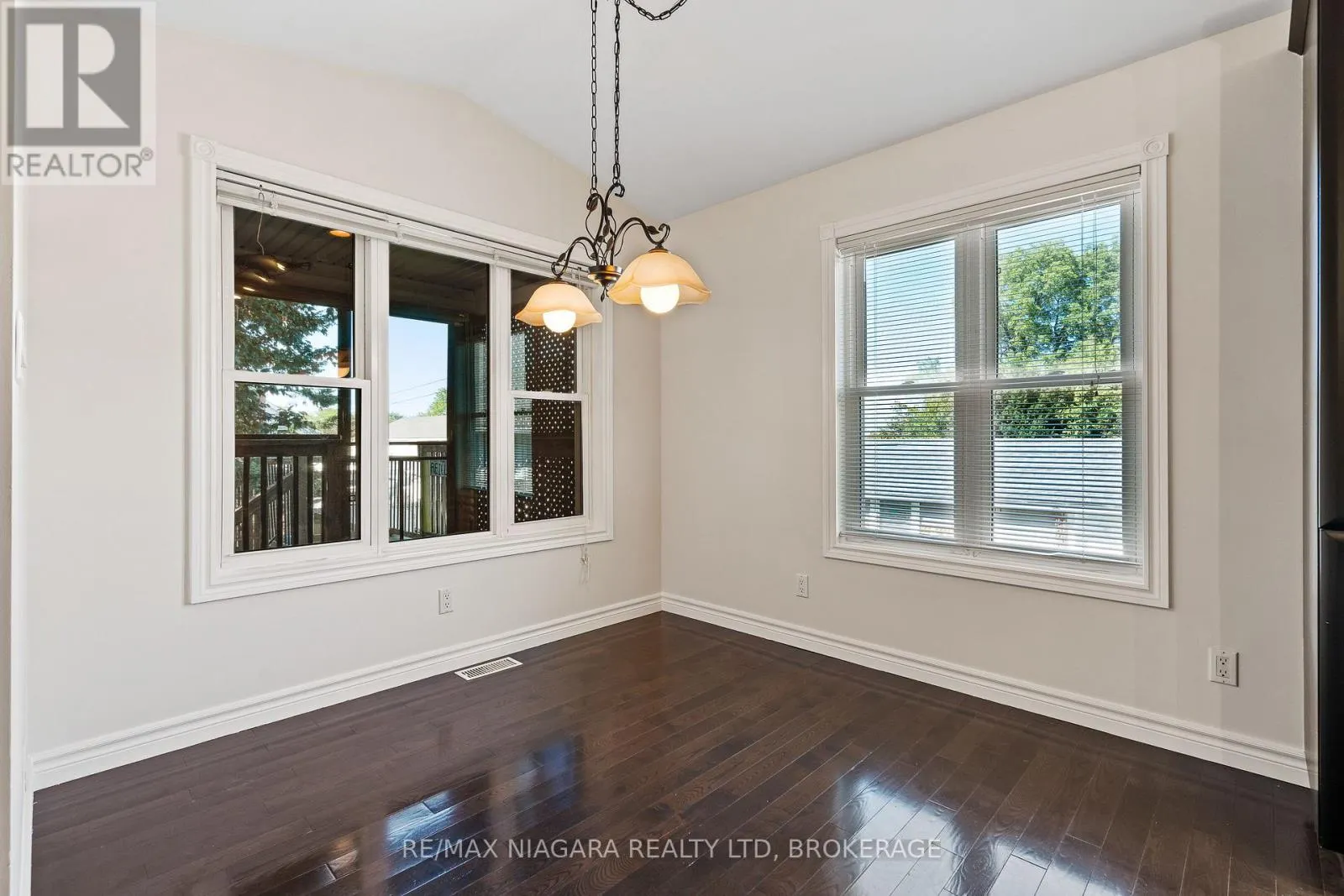 5671 HIGHLAND AVENUE