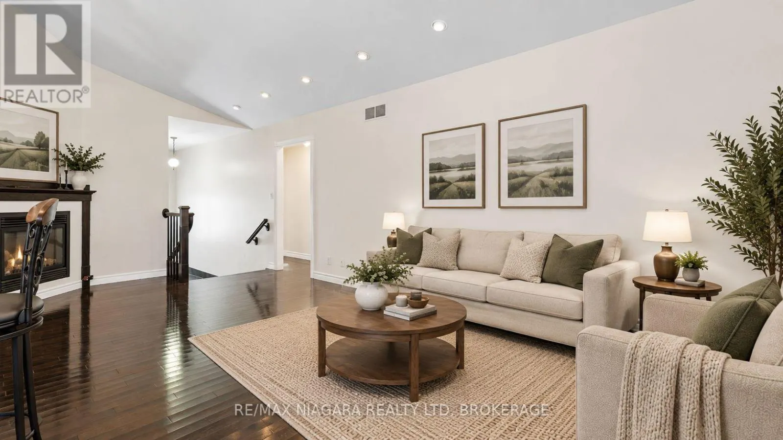 5671 HIGHLAND AVENUE
