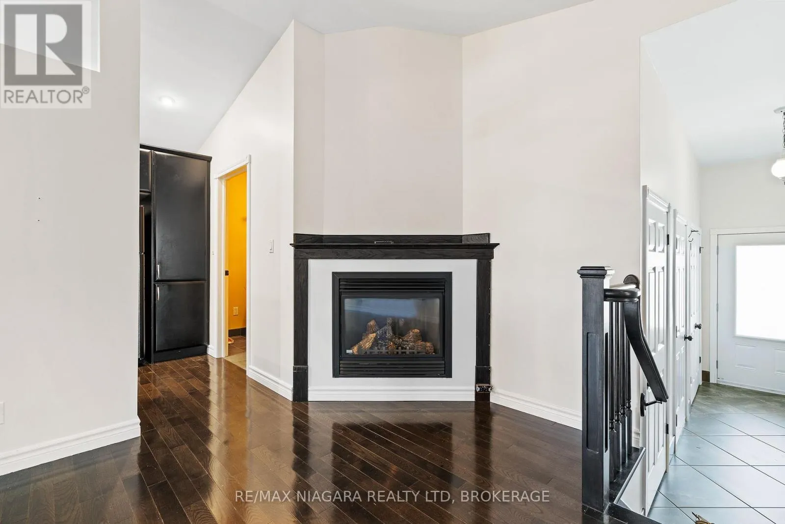 5671 HIGHLAND AVENUE