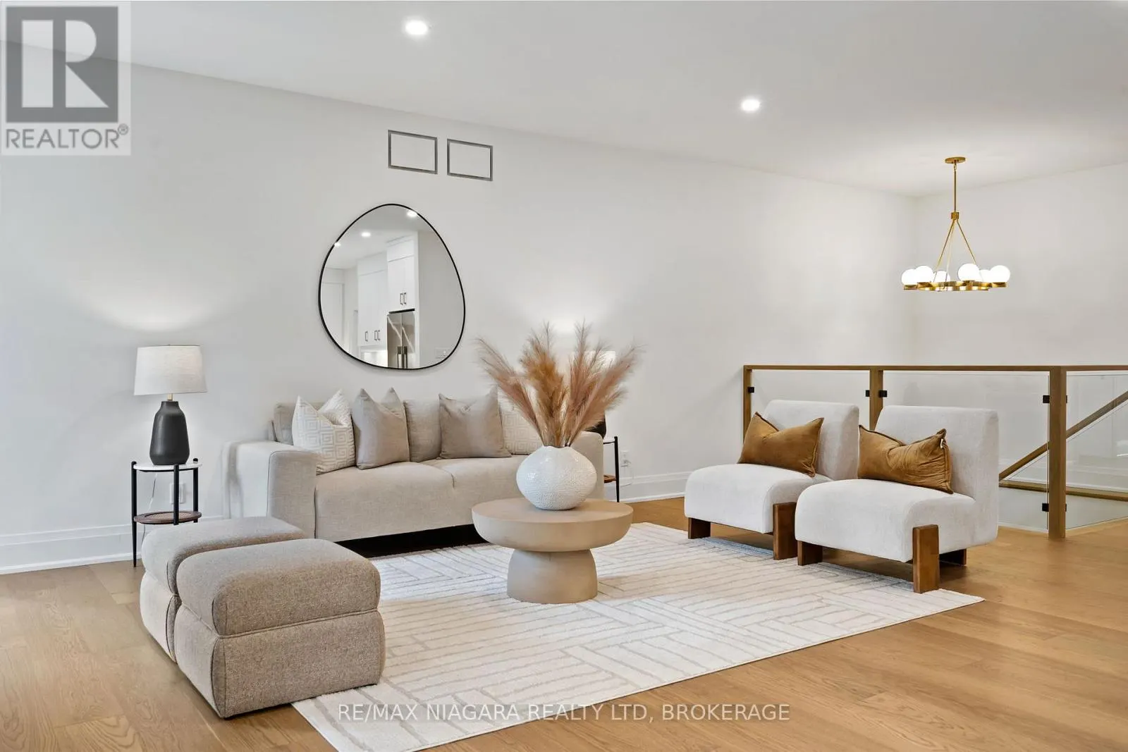 21 ACCURSI CRESCENT