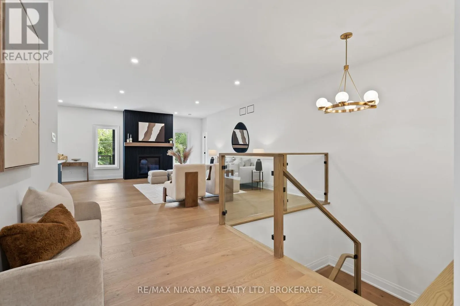21 ACCURSI CRESCENT