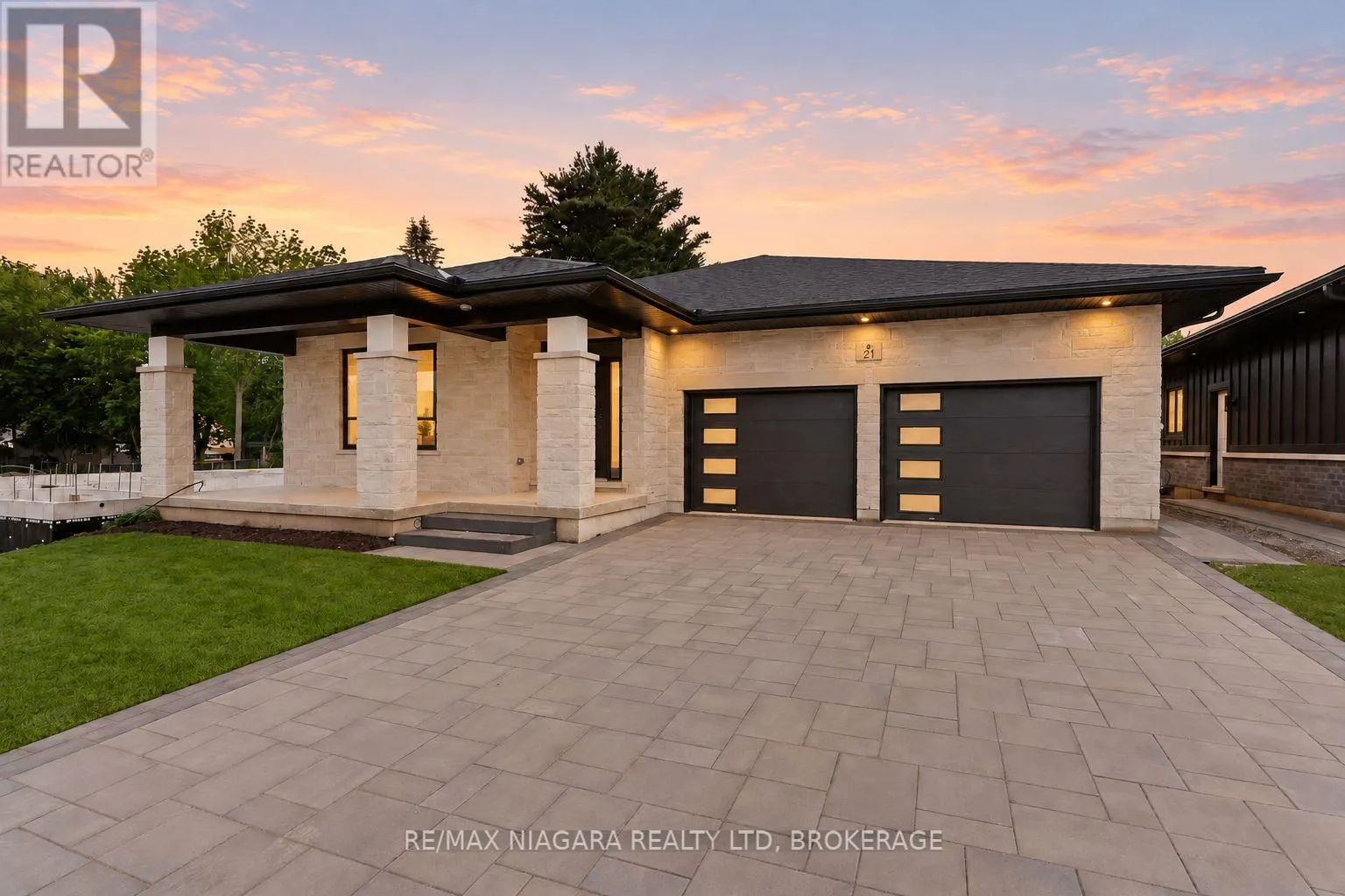 21 ACCURSI CRESCENT