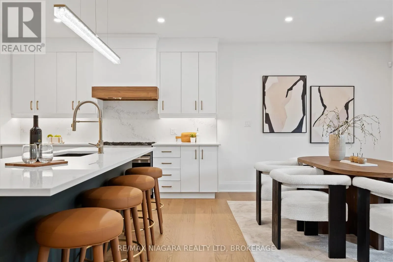 21 ACCURSI CRESCENT