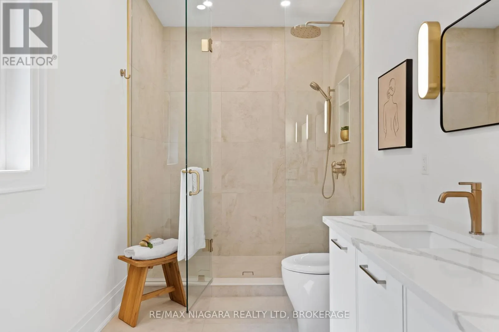 21 ACCURSI CRESCENT