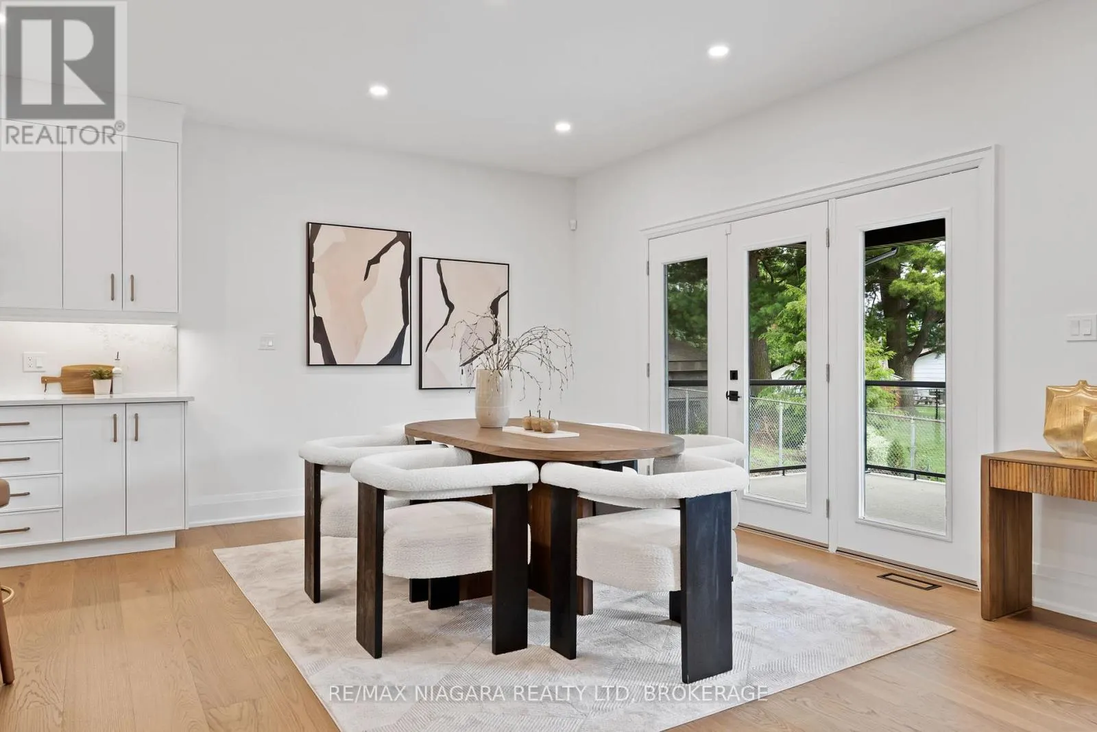 21 ACCURSI CRESCENT