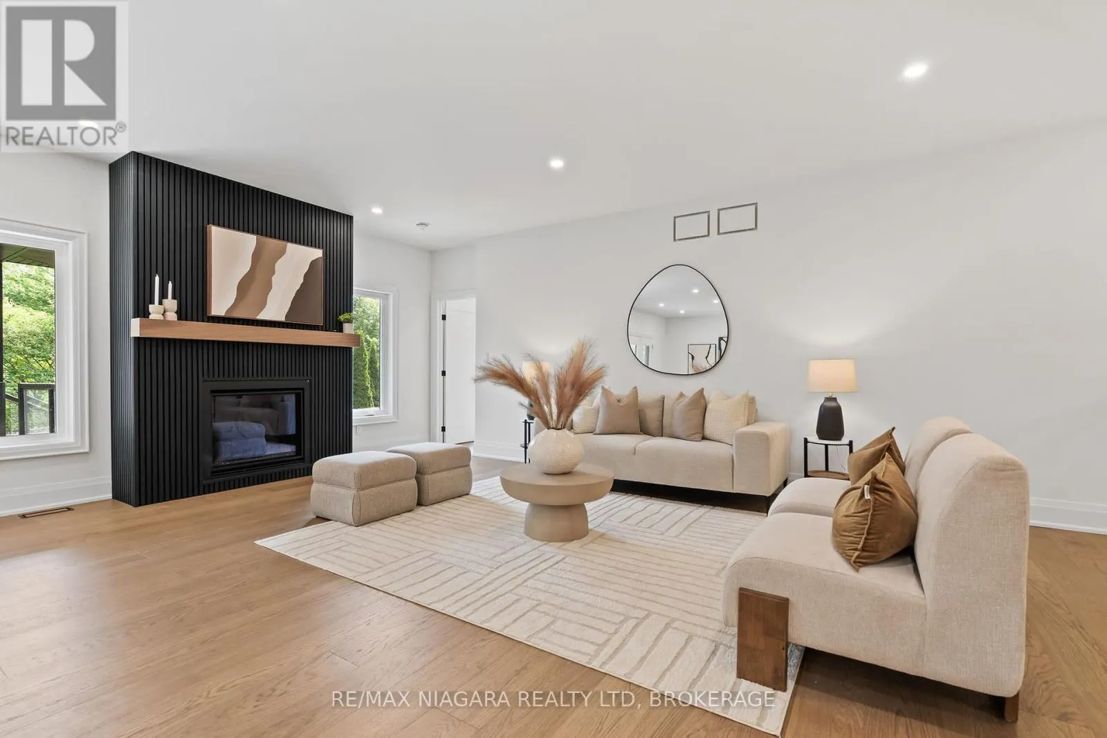 21 ACCURSI CRESCENT