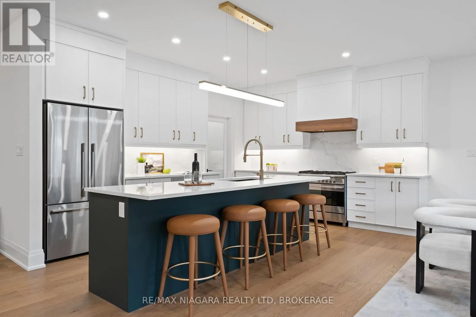 21 ACCURSI CRESCENT