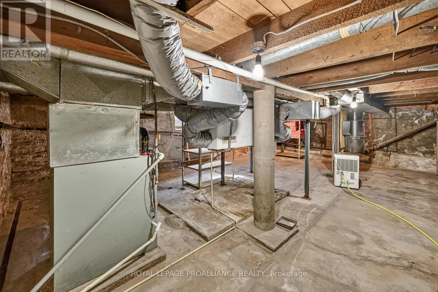 529 DIBBLE STREET W