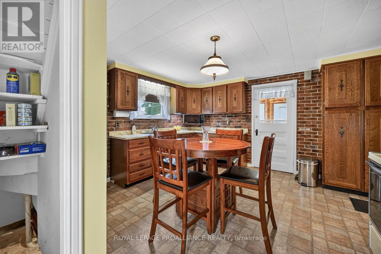529 DIBBLE STREET W