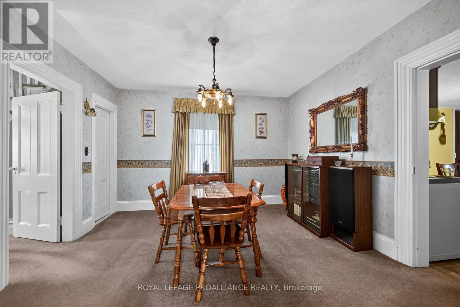 529 DIBBLE STREET W