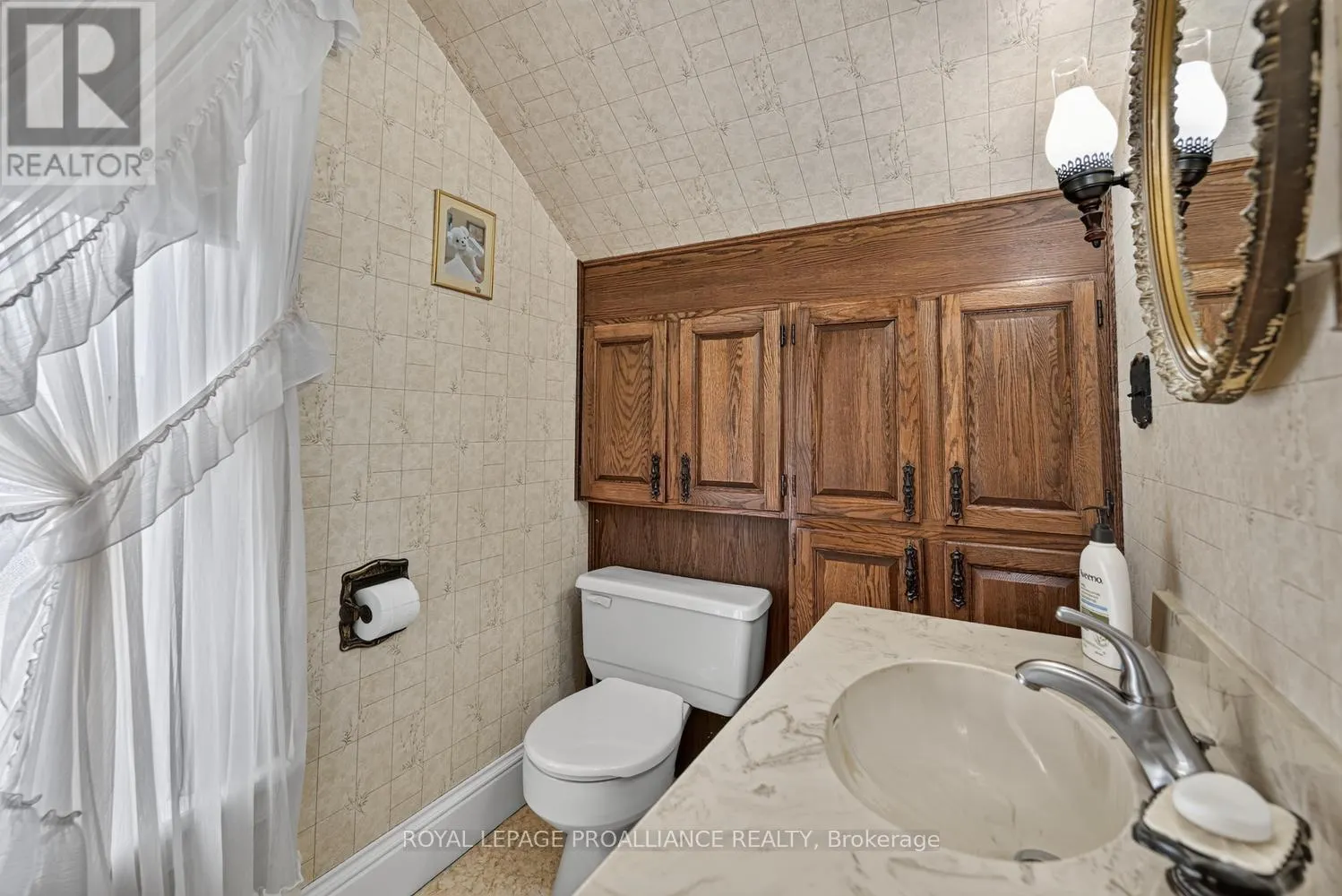 529 DIBBLE STREET W