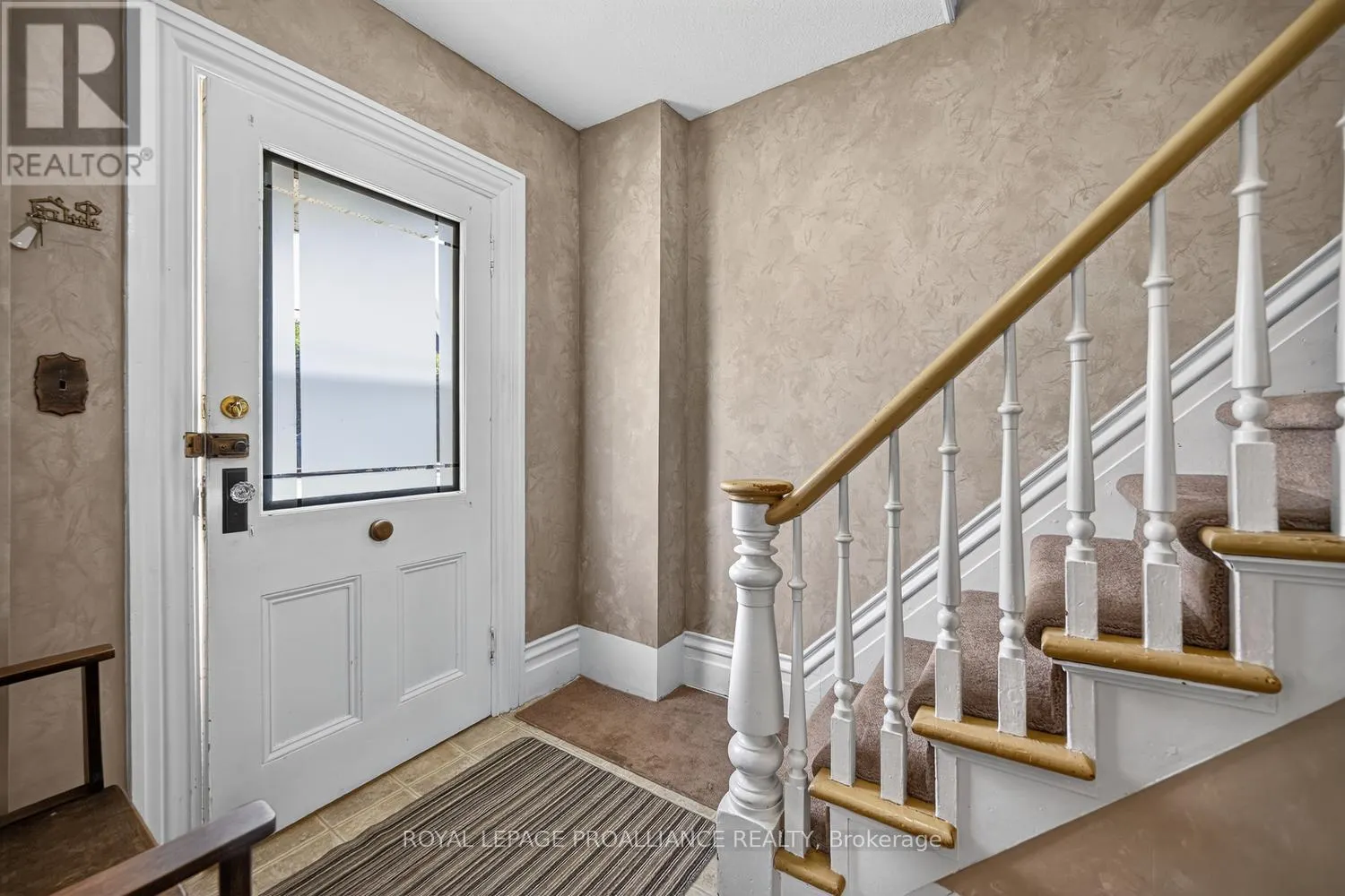 529 DIBBLE STREET W