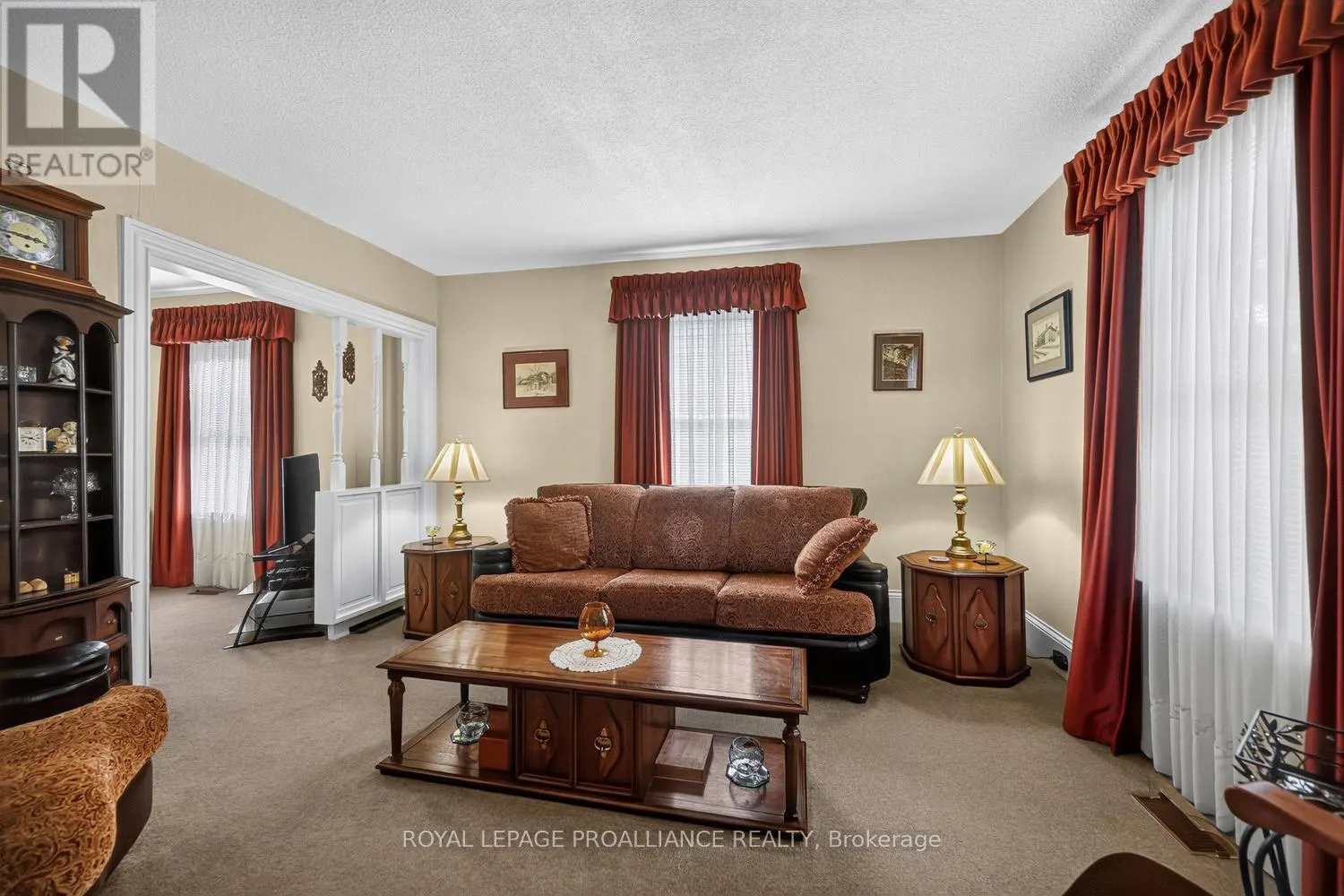 529 DIBBLE STREET W