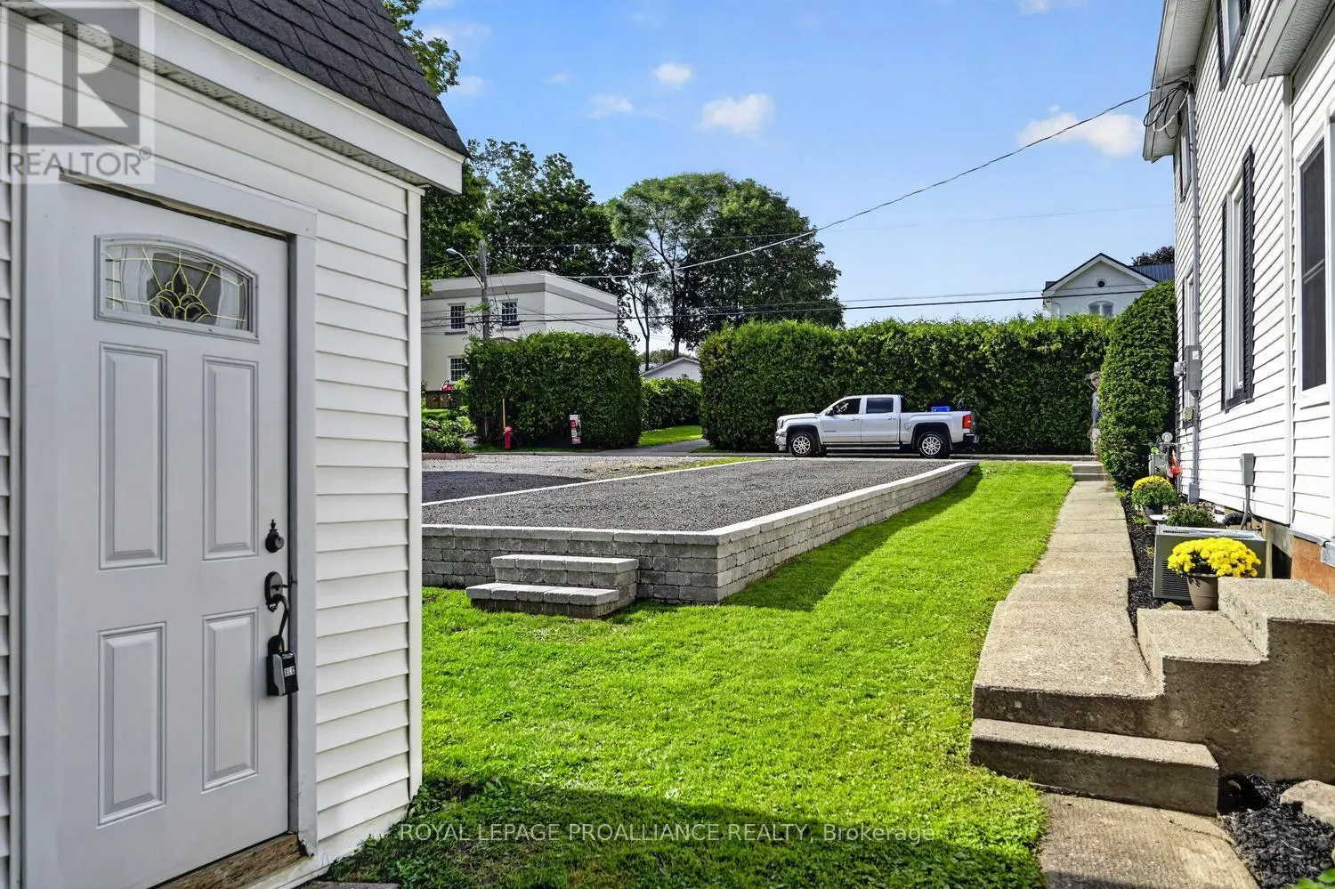 529 DIBBLE STREET W