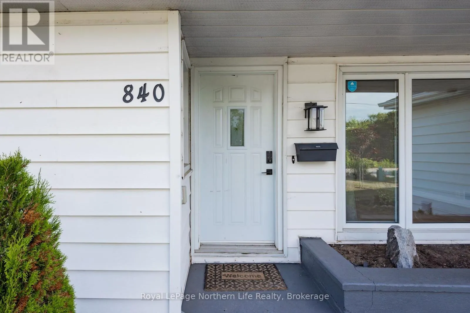 840 MCLAREN STREET