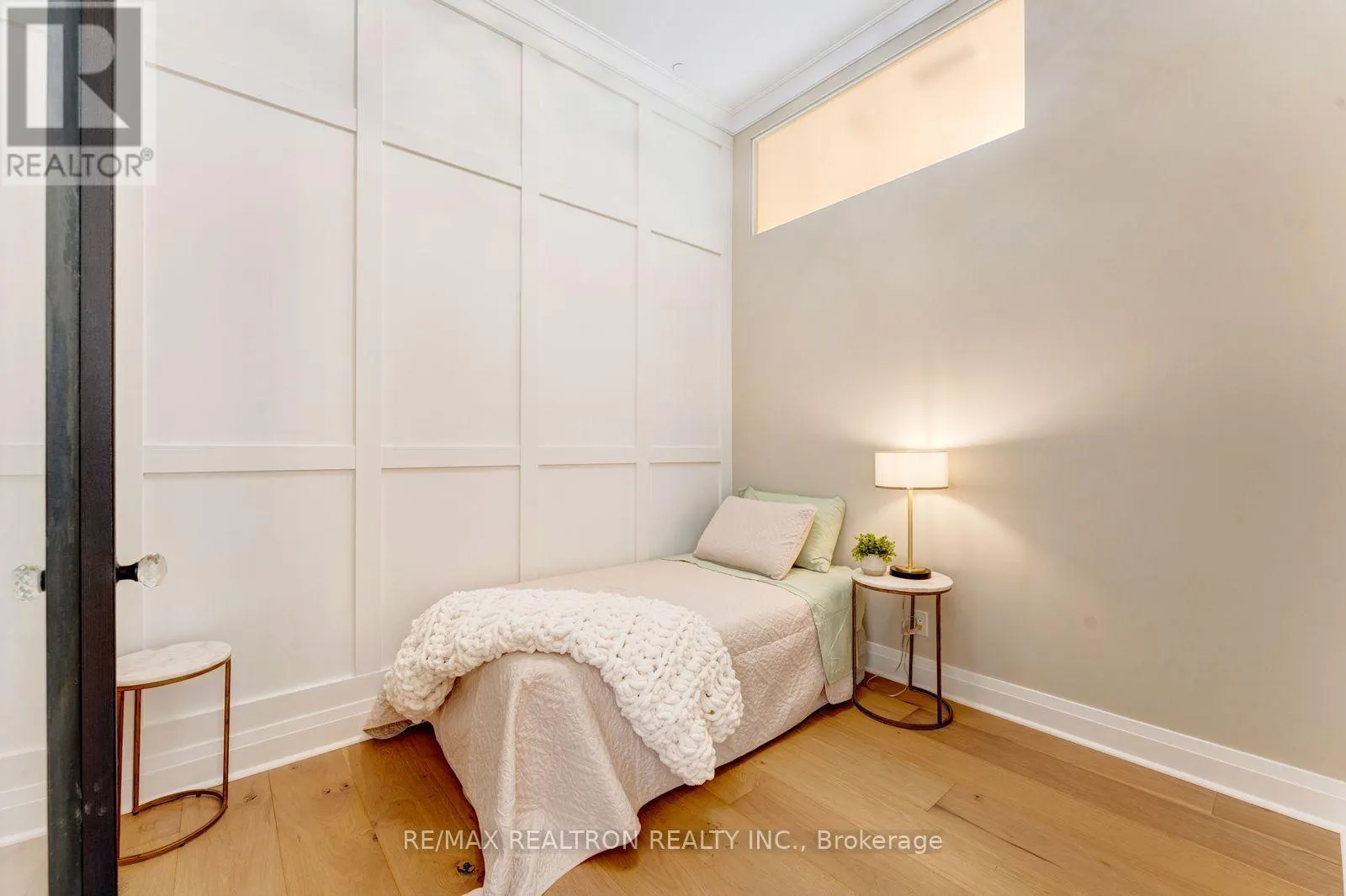 1202 - 223 ERB STREET W