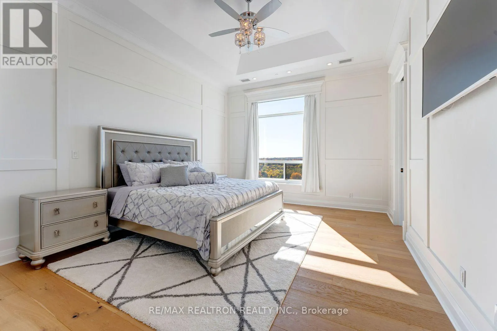 1202 - 223 ERB STREET W