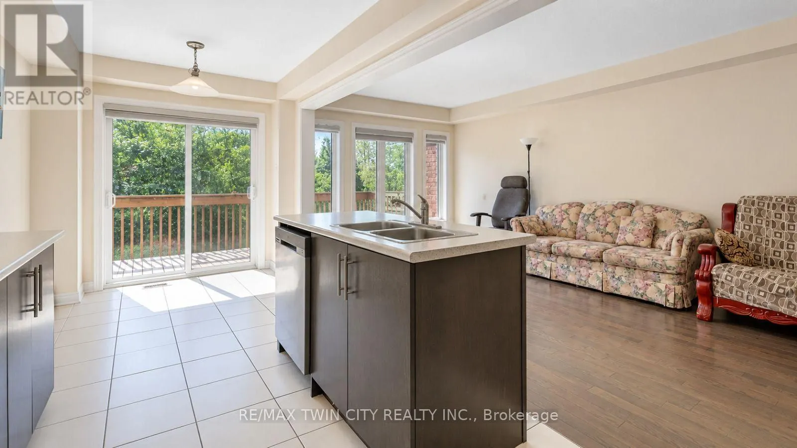 755 LINDEN DR UNIT 37 DRIVE