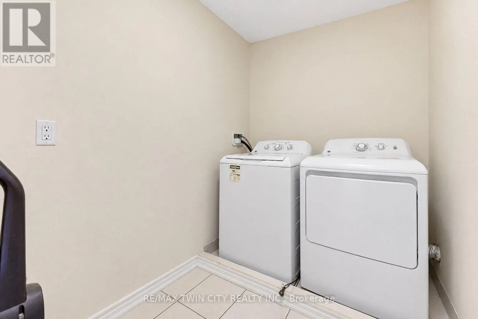 755 LINDEN DR UNIT 37 DRIVE