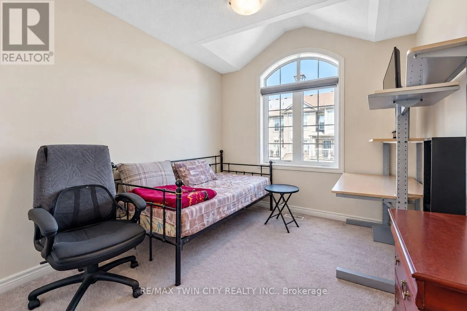 755 LINDEN DR UNIT 37 DRIVE