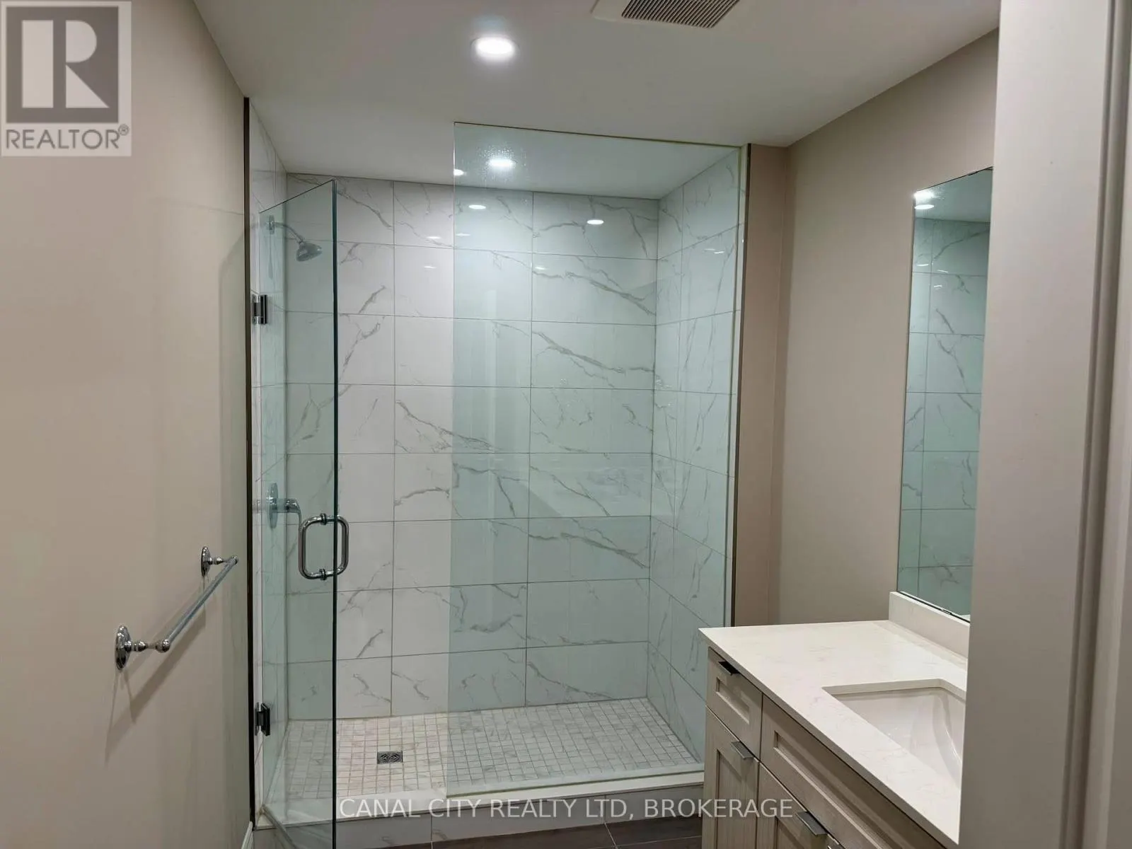 204 - 10 ALBERT STREET E #204