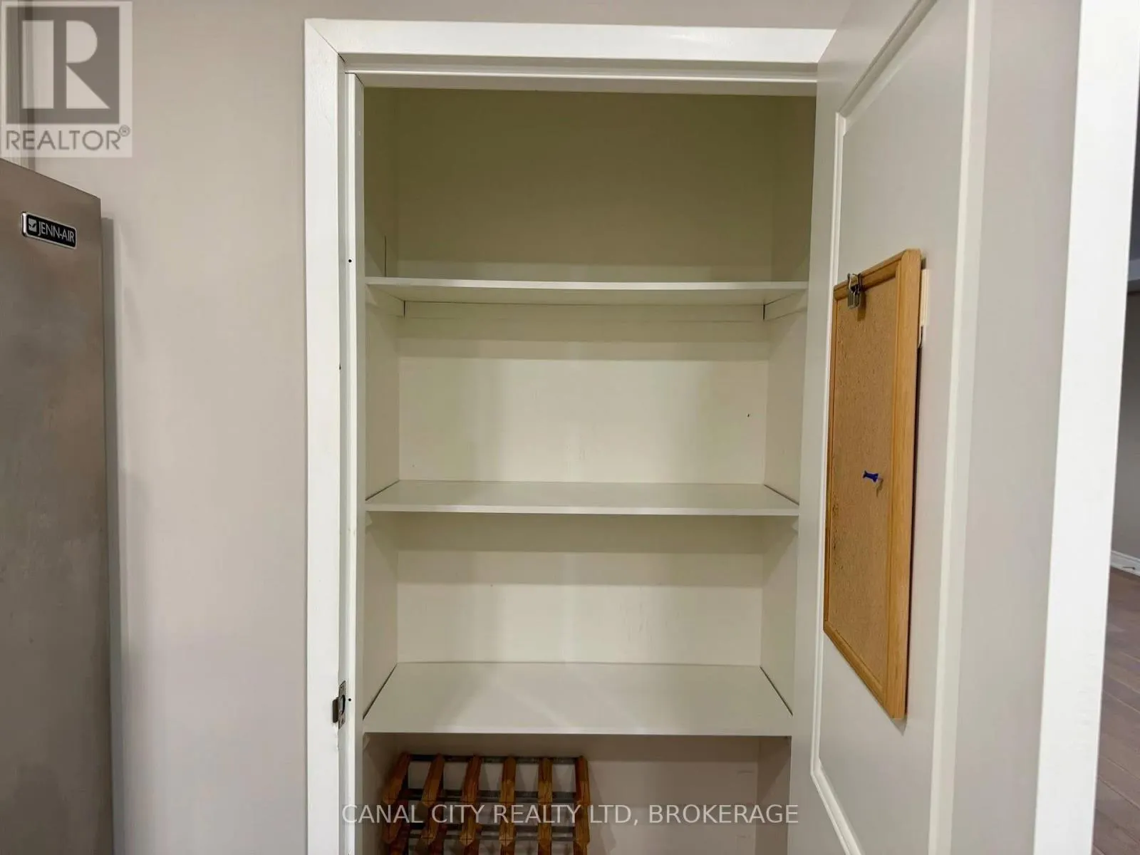 204 - 10 ALBERT STREET E #204