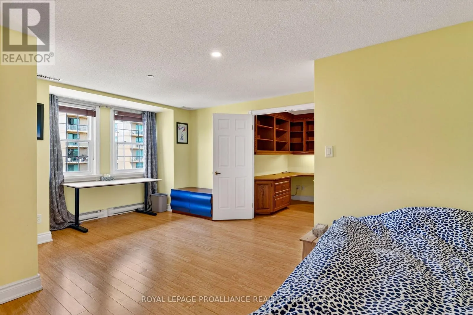 402 - 20 GORE STREET #402