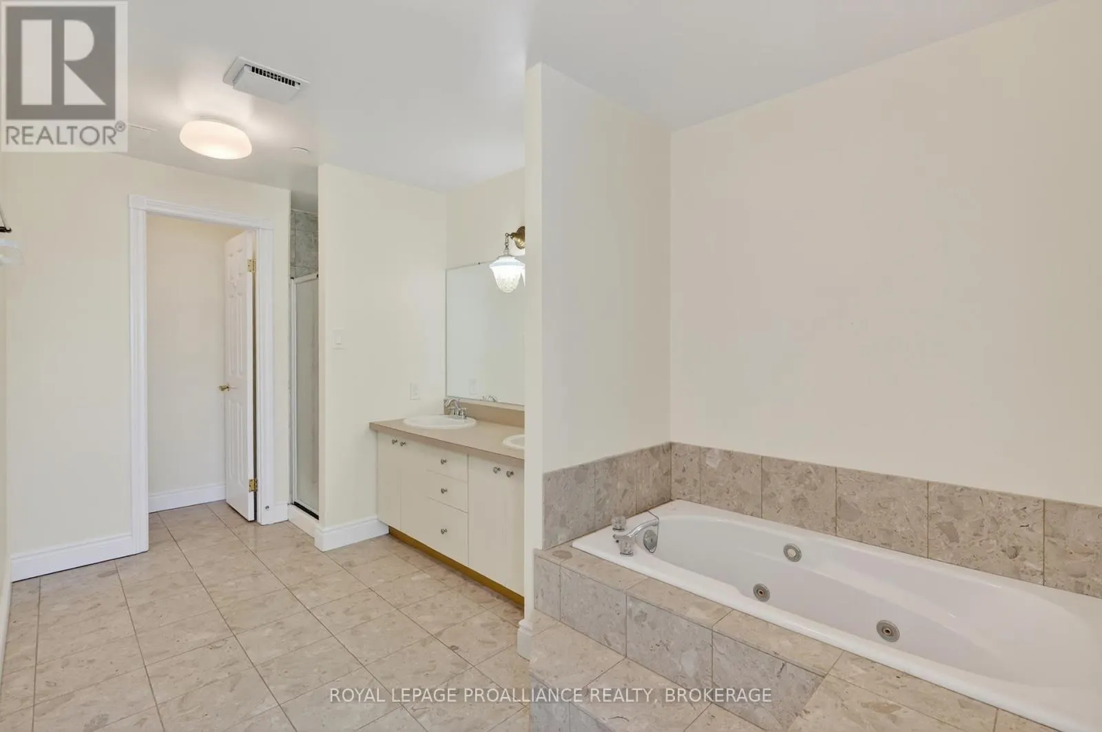 402 - 20 GORE STREET #402