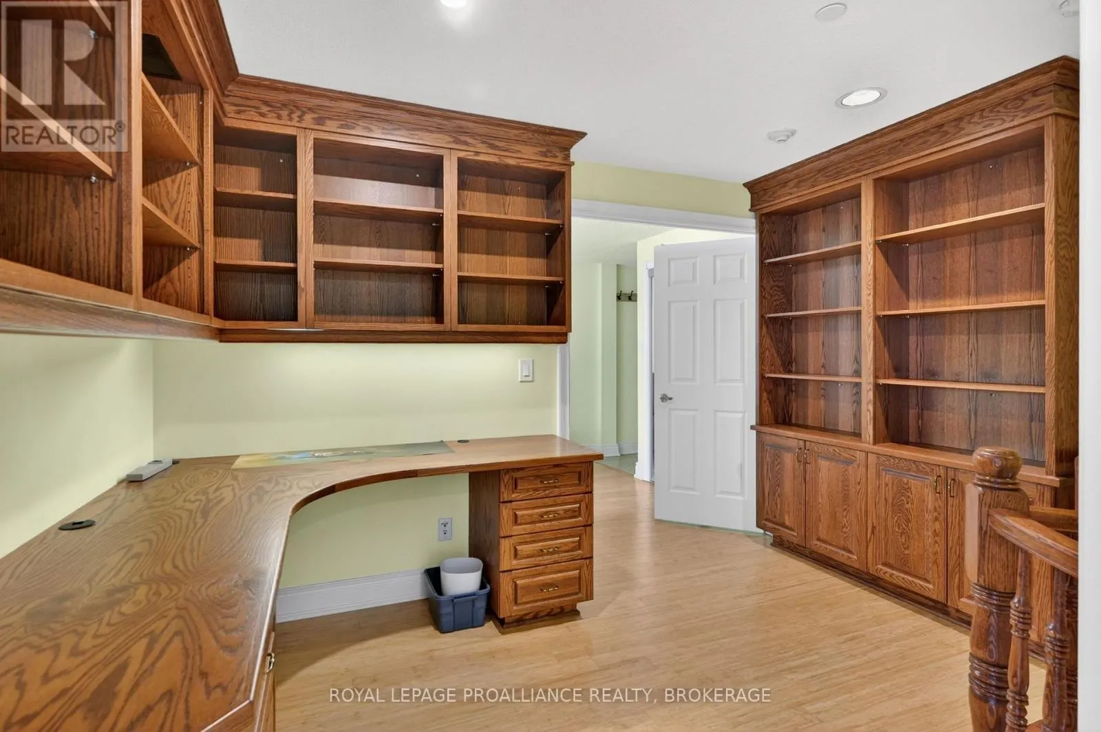 402 - 20 GORE STREET #402