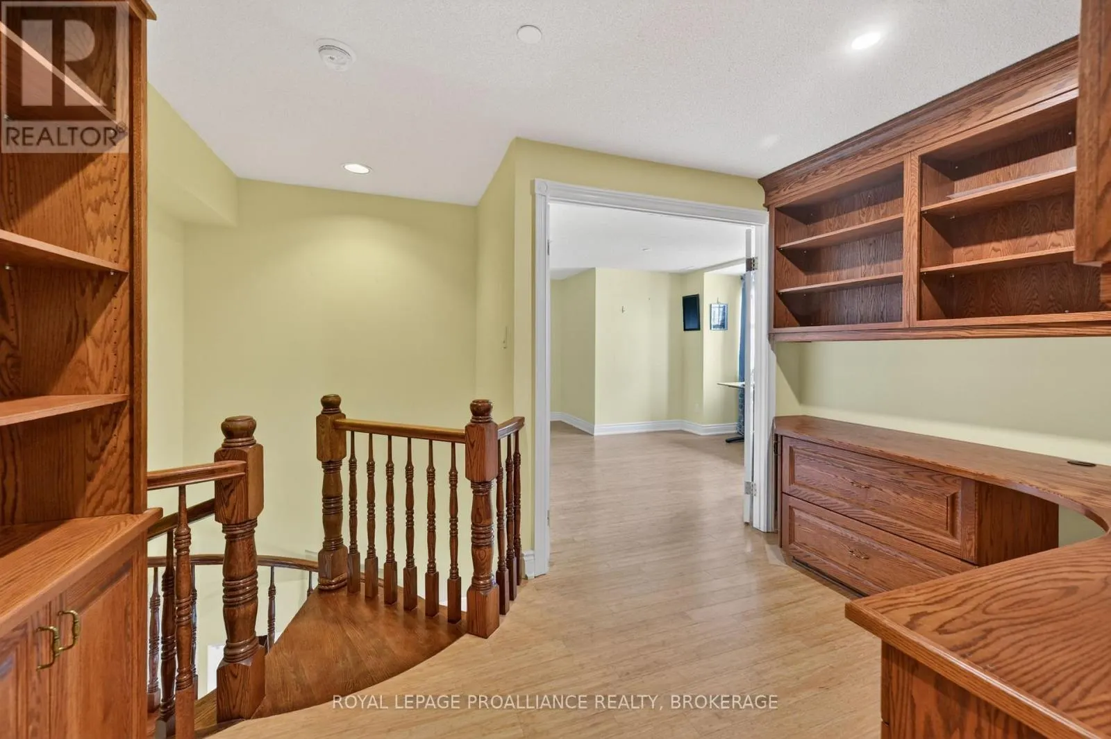 402 - 20 GORE STREET #402
