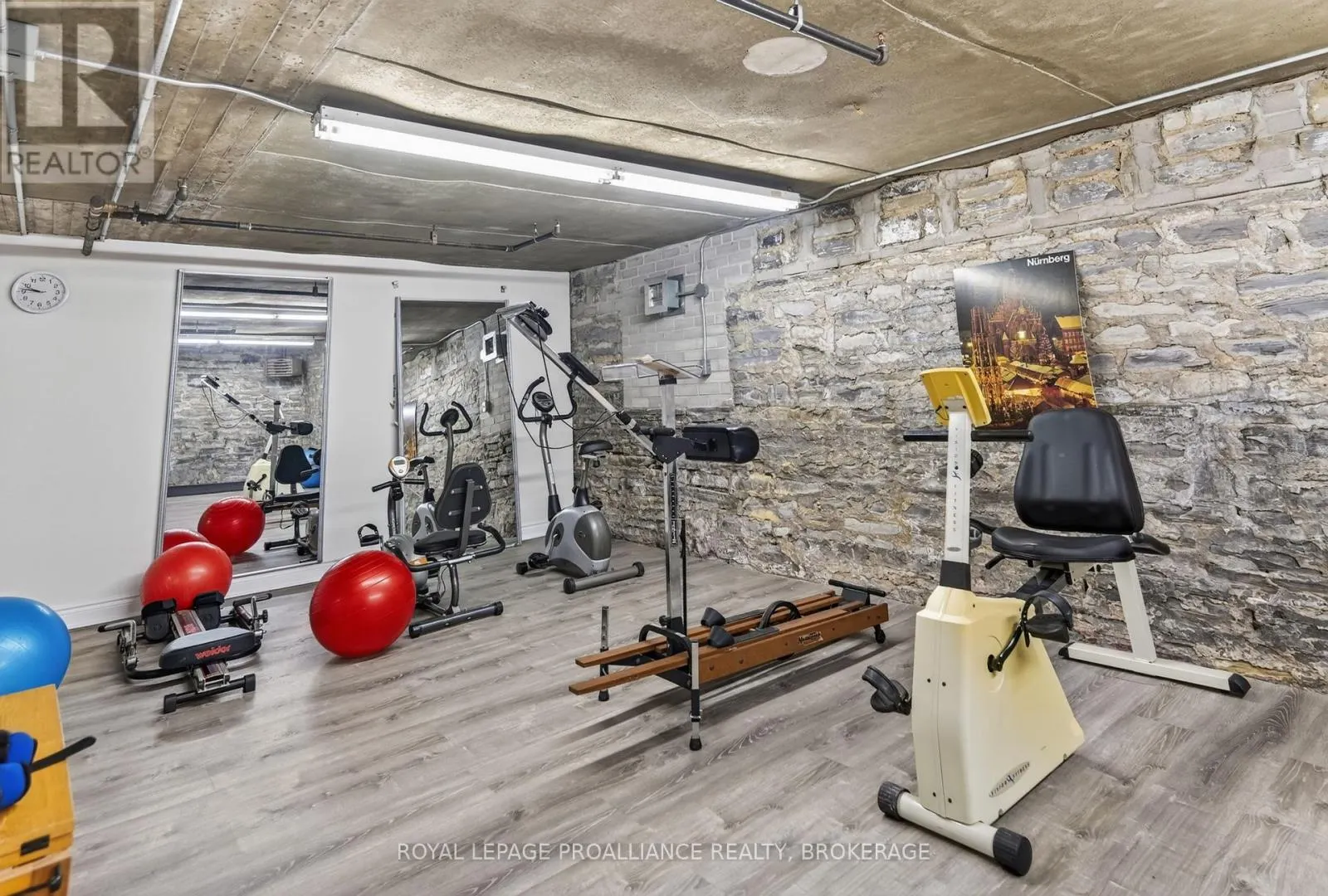 402 - 20 GORE STREET #402