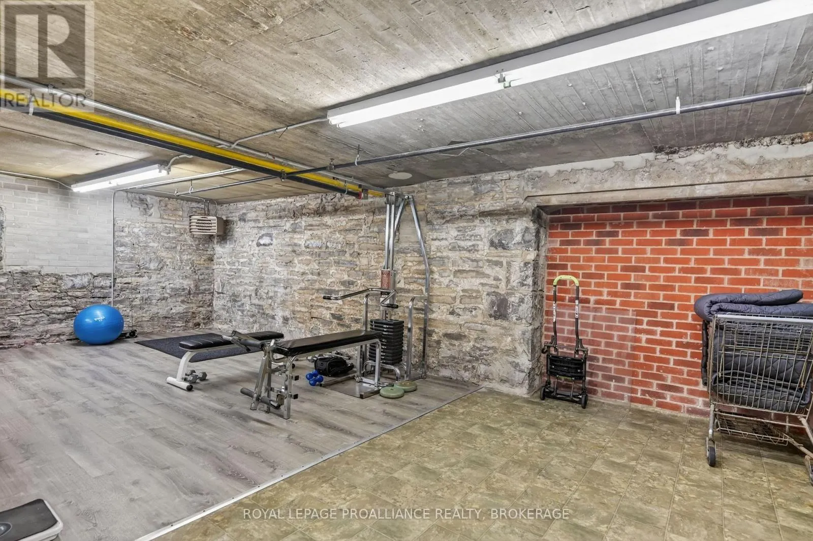 402 - 20 GORE STREET #402