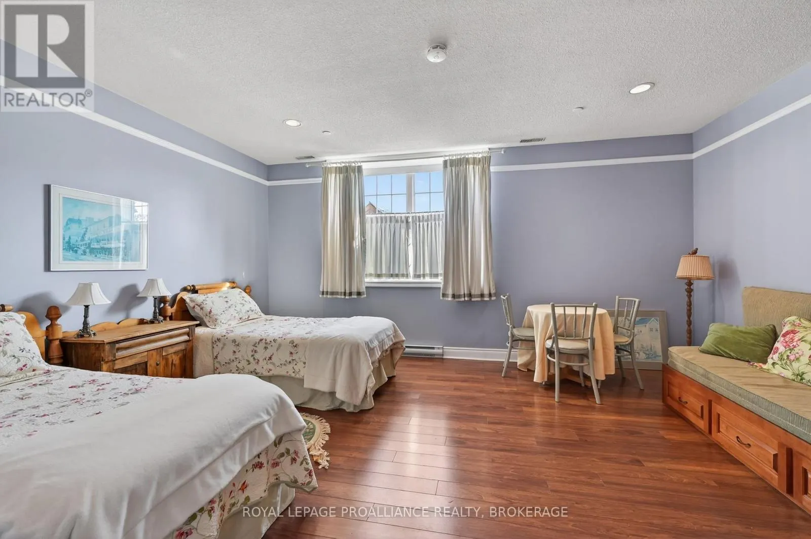 402 - 20 GORE STREET #402