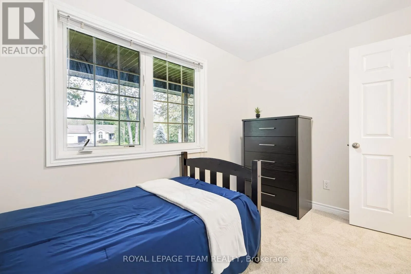44 MEADOWGLEN CIRCLE