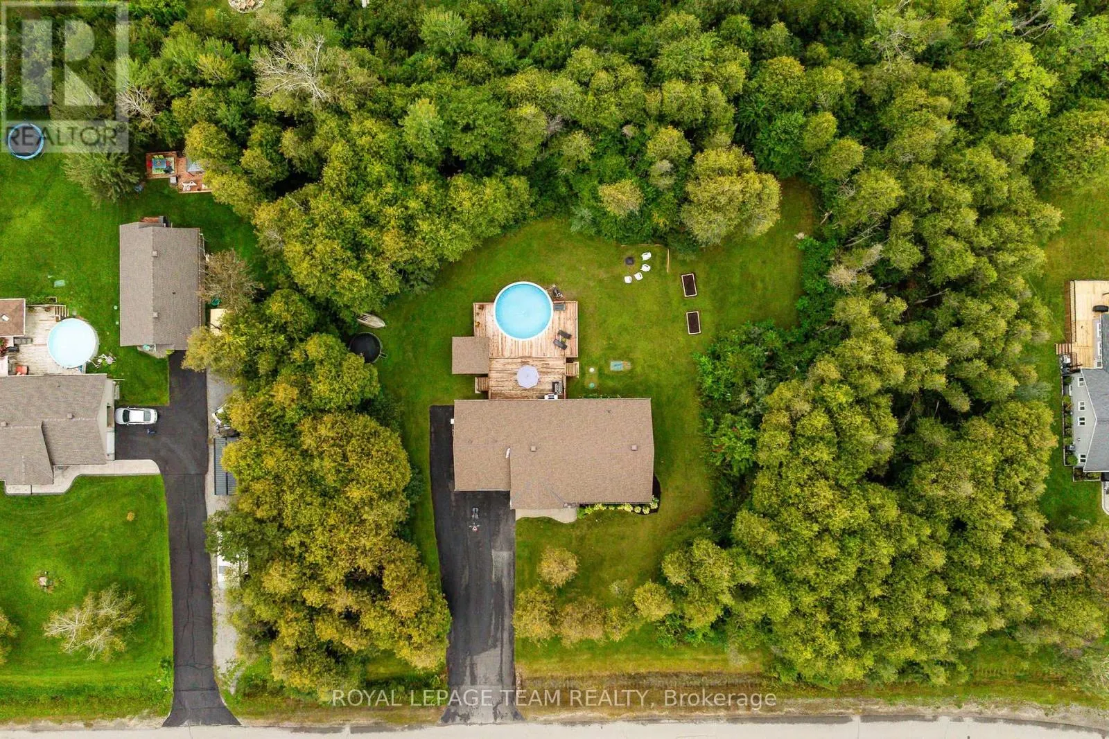 44 MEADOWGLEN CIRCLE