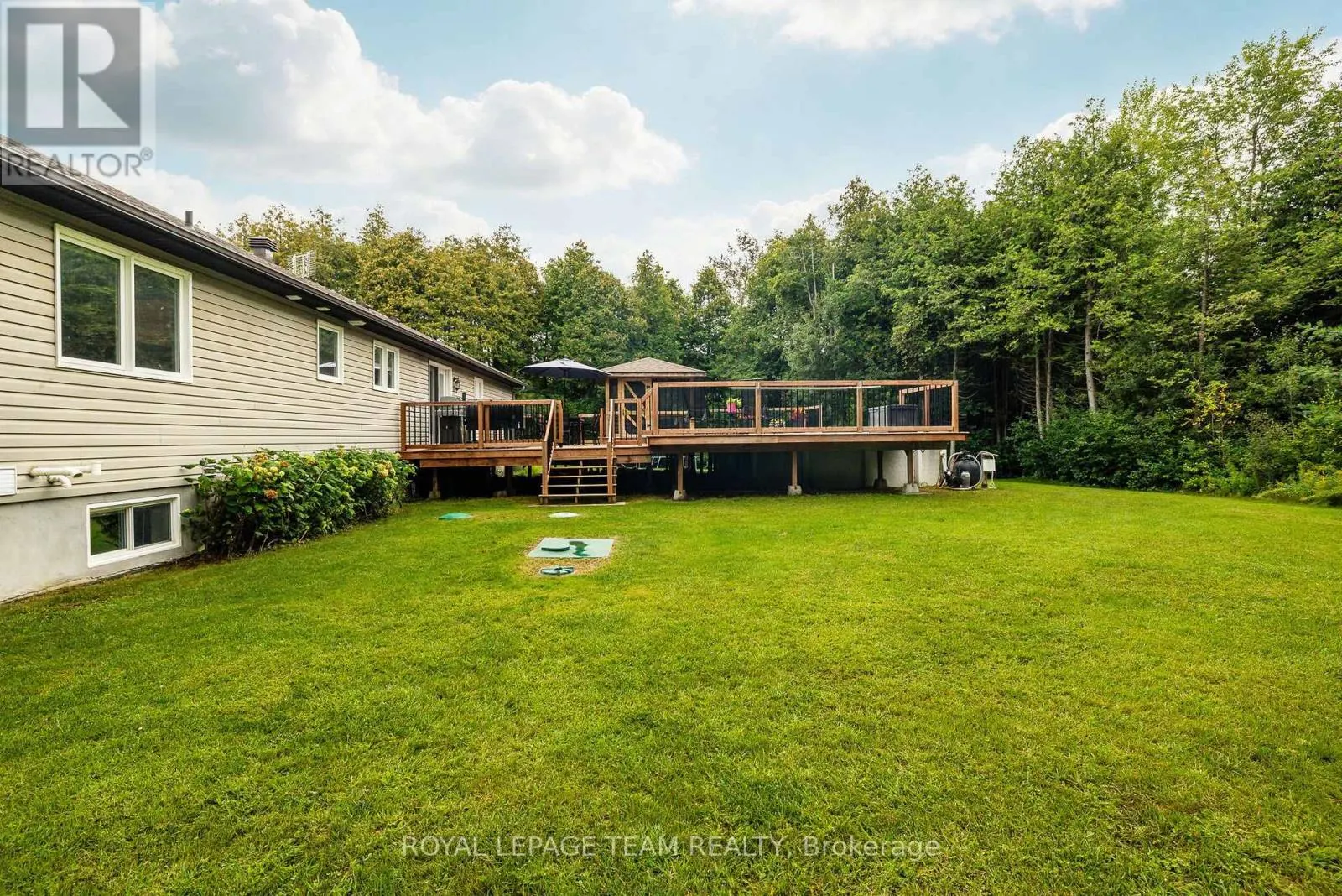 44 MEADOWGLEN CIRCLE