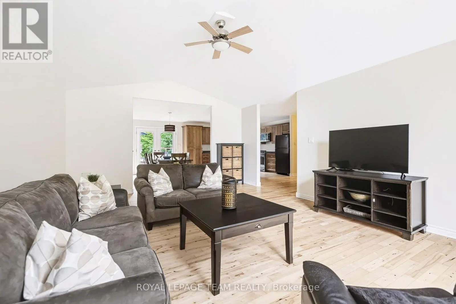 44 MEADOWGLEN CIRCLE