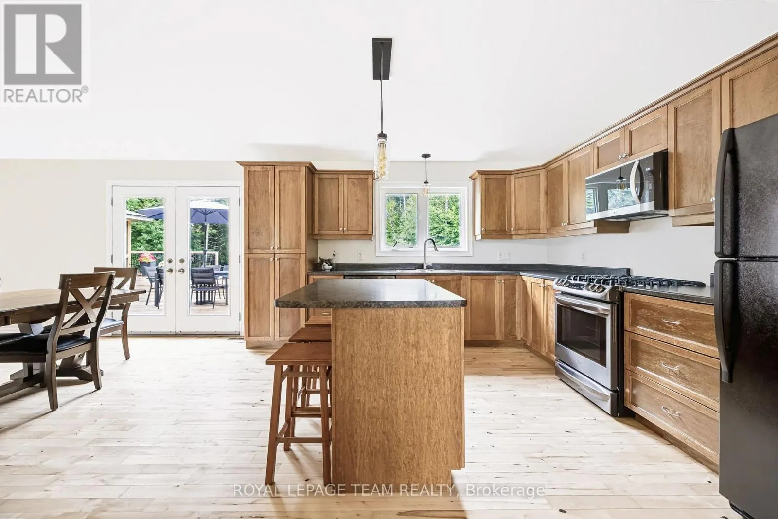 44 MEADOWGLEN CIRCLE