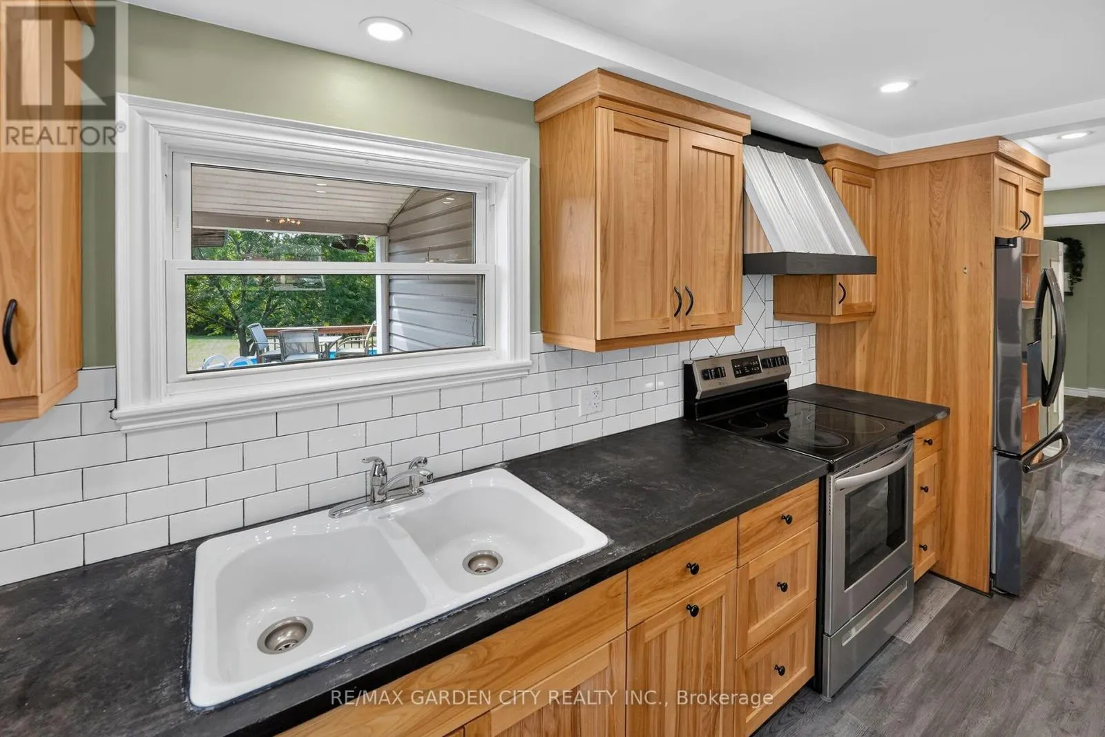 843 LYONS CREEK ROAD