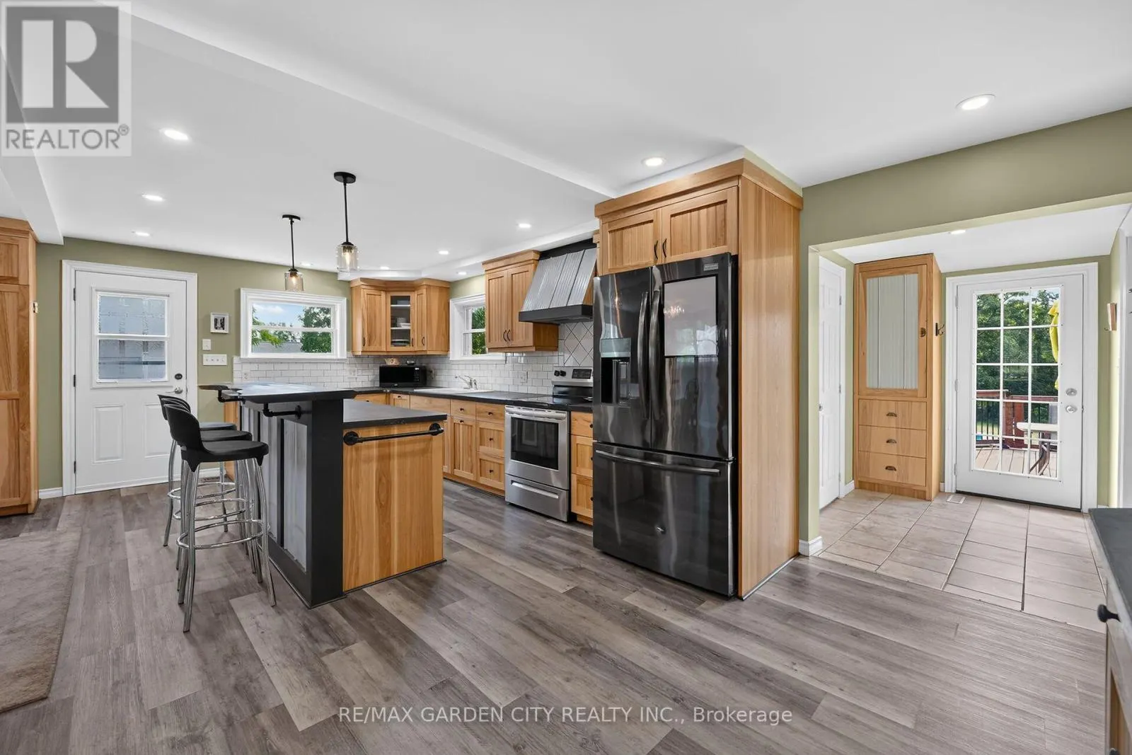 843 LYONS CREEK ROAD