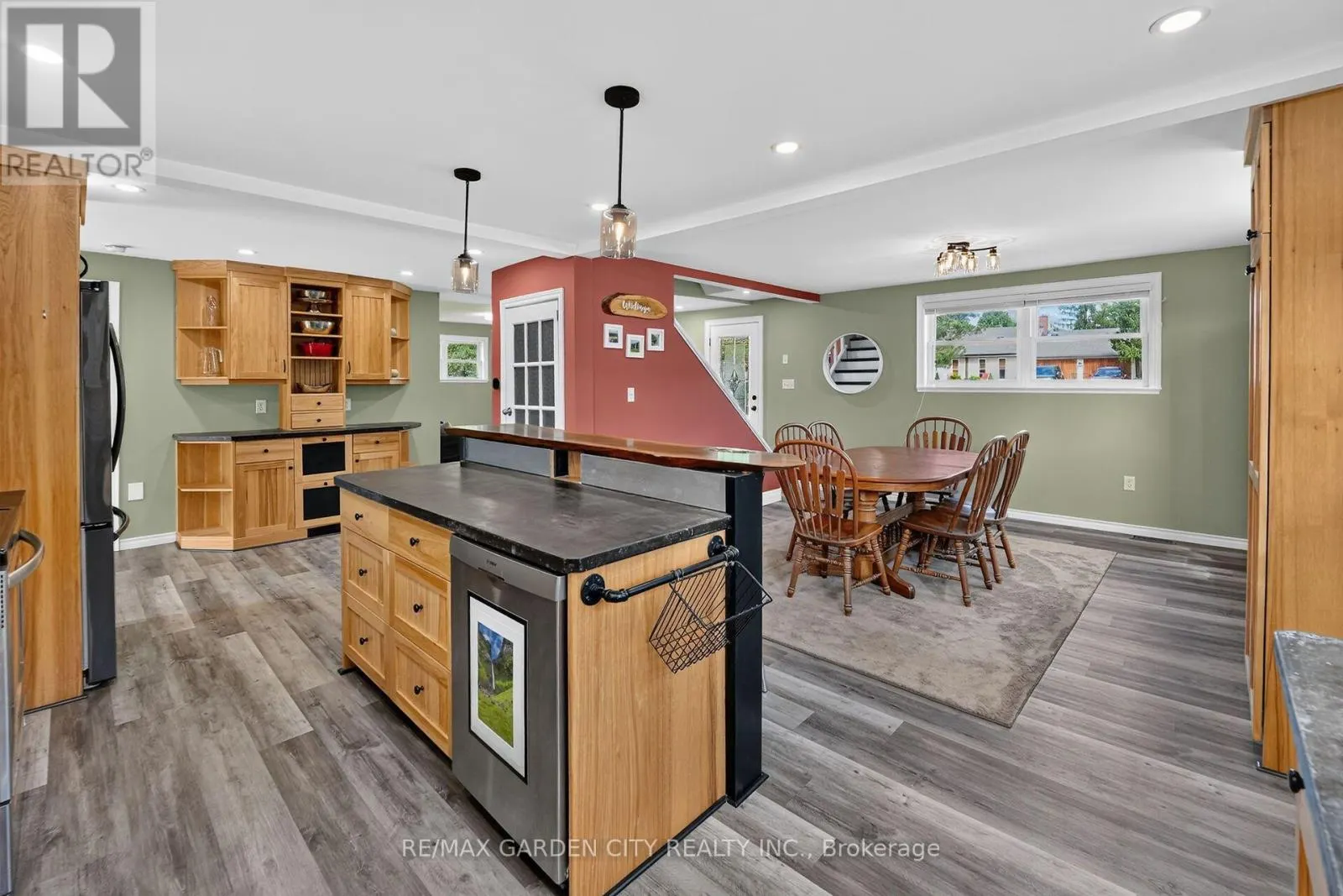 843 LYONS CREEK ROAD